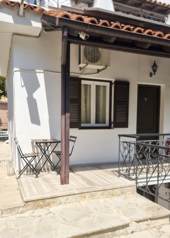 Gina studios - Benitses - renovated bathrooms